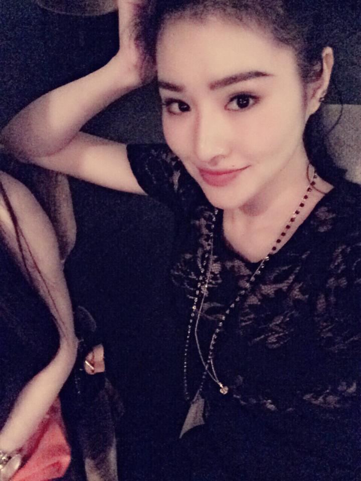 一個人晚上看免費的電視劇